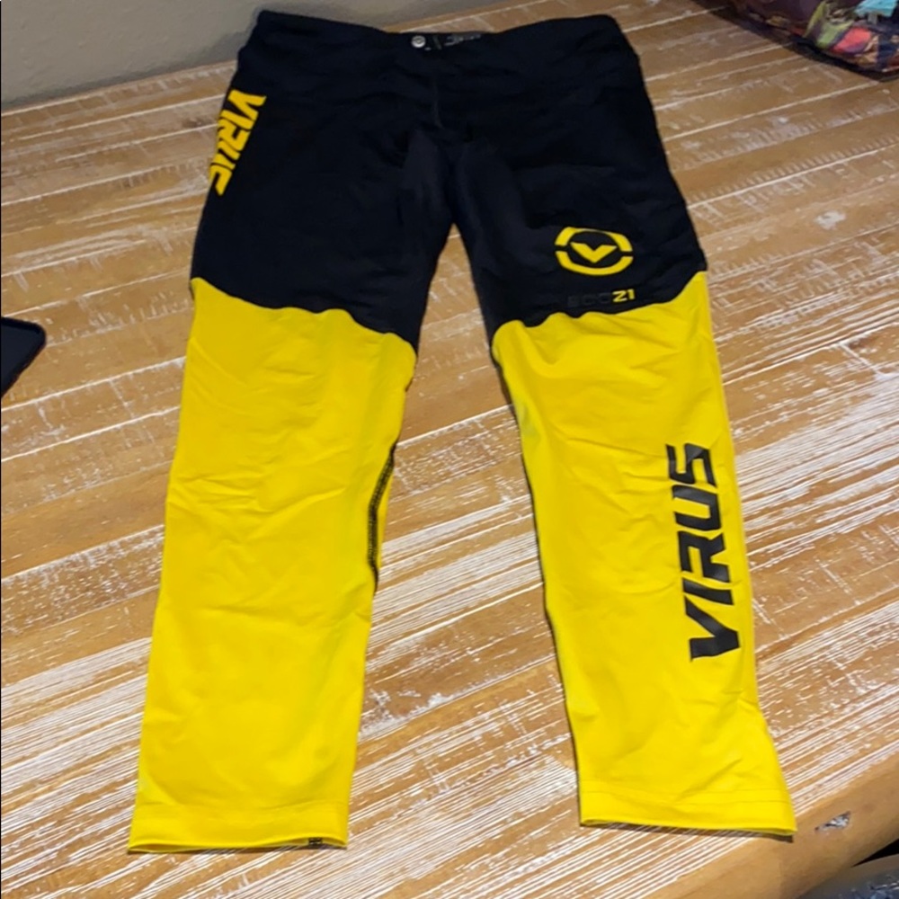 Virus Leggings